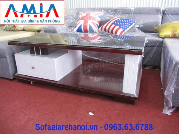 Hình ảnh mẫu bàn trà sofa gỗ kính đẹp hiện đại với thiết kế đơn giản, tinh tế