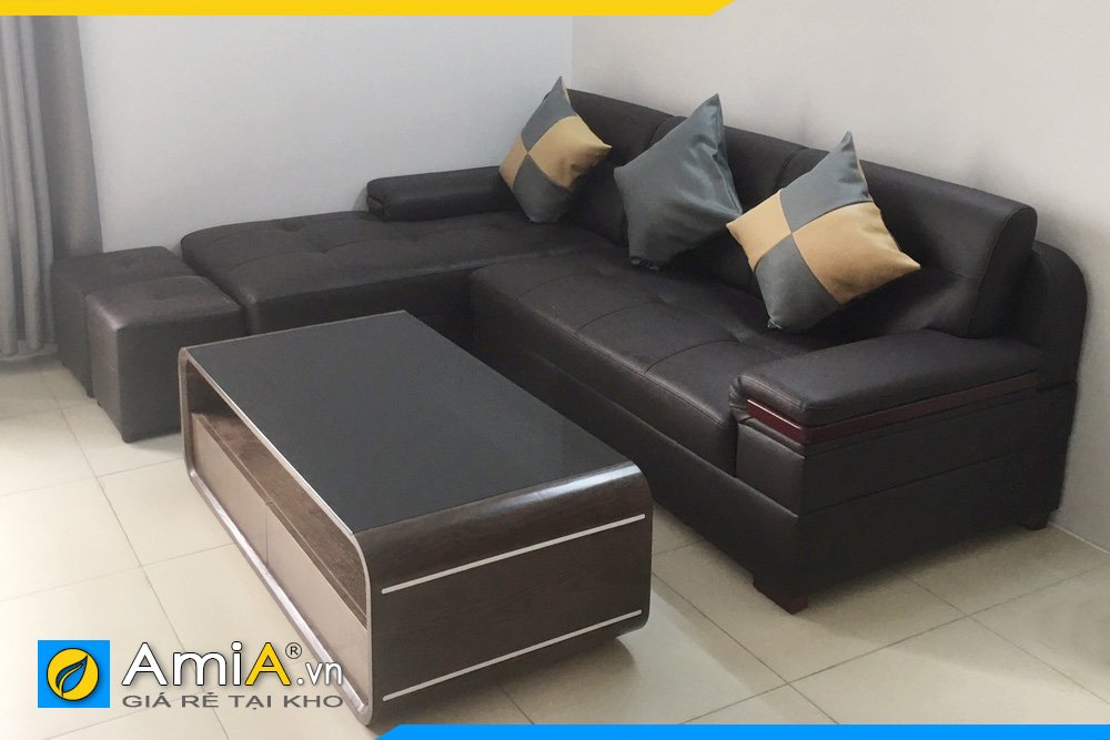 Sofa màu đen kết hợp cùng bàn gỗ sồi mặt kính