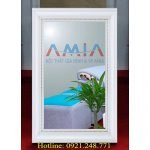 Hình ảnh thực tế gương soi trang trí khung gỗ tại kho nội thất AmiA
